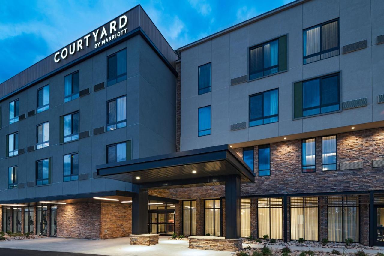 Courtyard By Marriott Colorado Springs North, Air Force Academy Hotel Bagian luar foto
