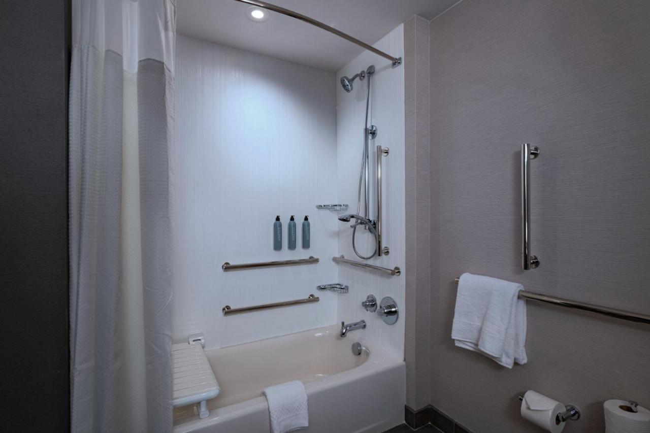 Courtyard By Marriott Colorado Springs North, Air Force Academy Hotel Bagian luar foto