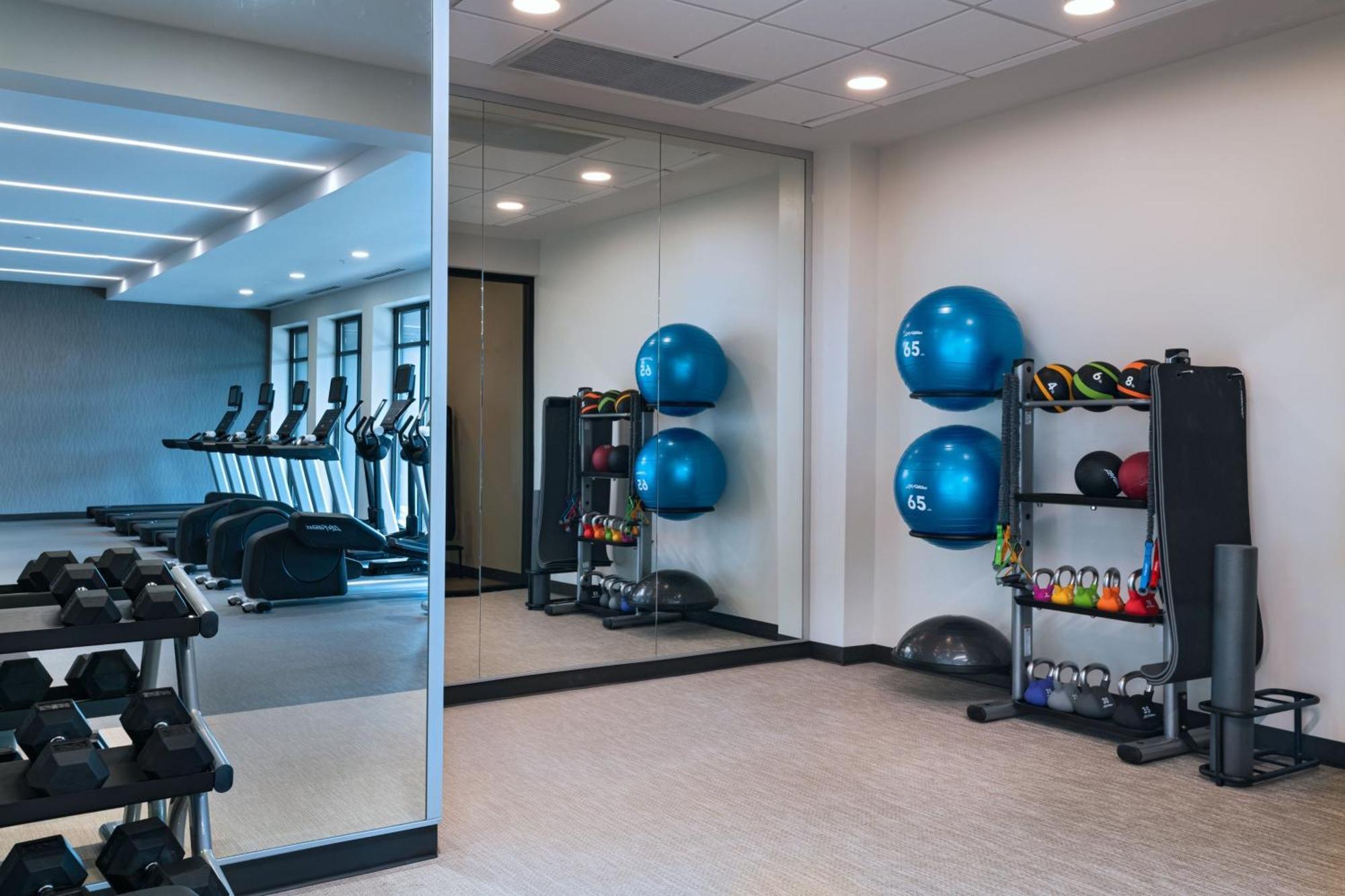 Courtyard By Marriott Colorado Springs North, Air Force Academy Hotel Bagian luar foto