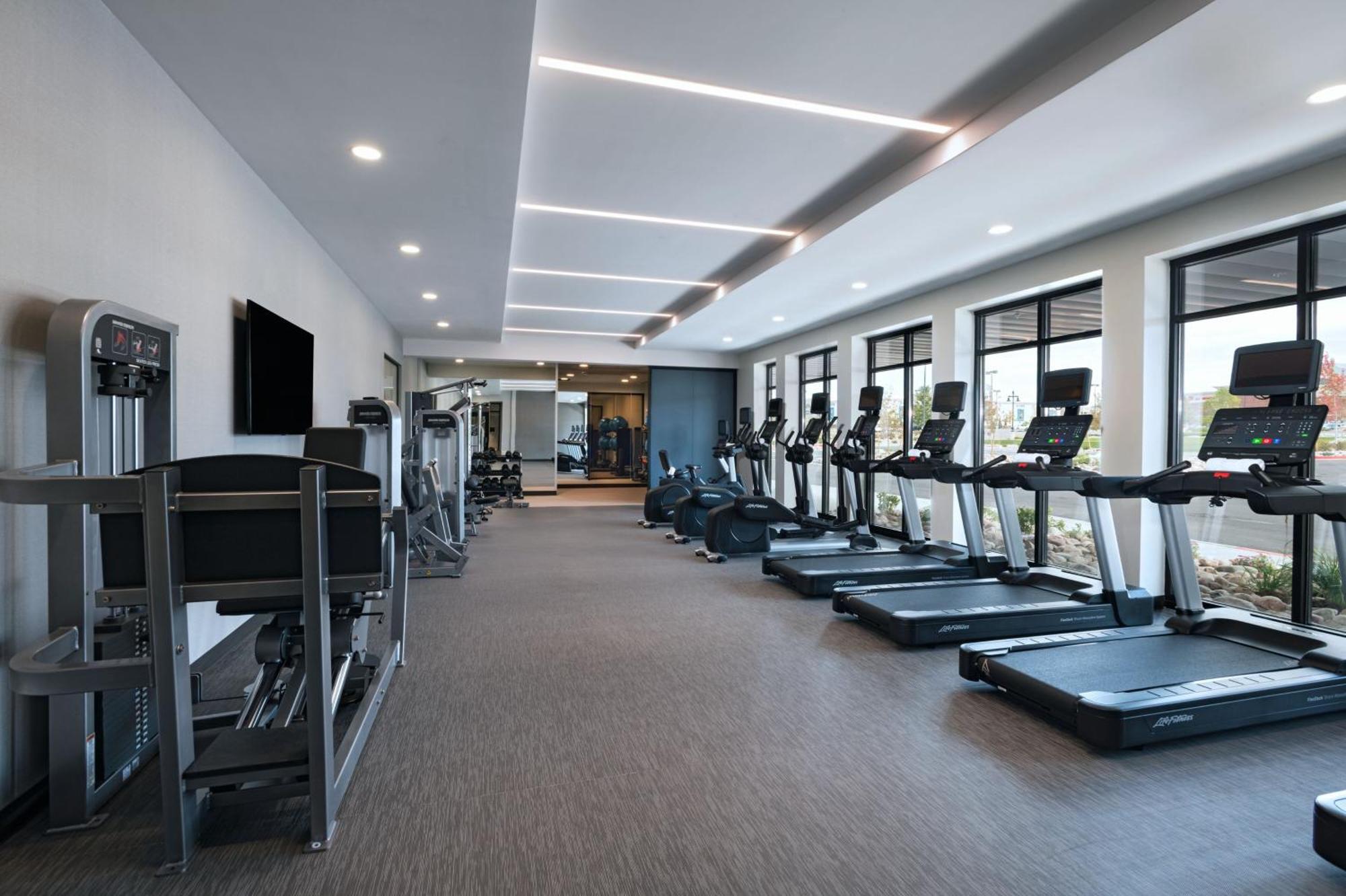 Courtyard By Marriott Colorado Springs North, Air Force Academy Hotel Bagian luar foto